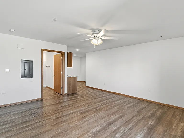 1440-1450 Peterson Dr — Photo 24
