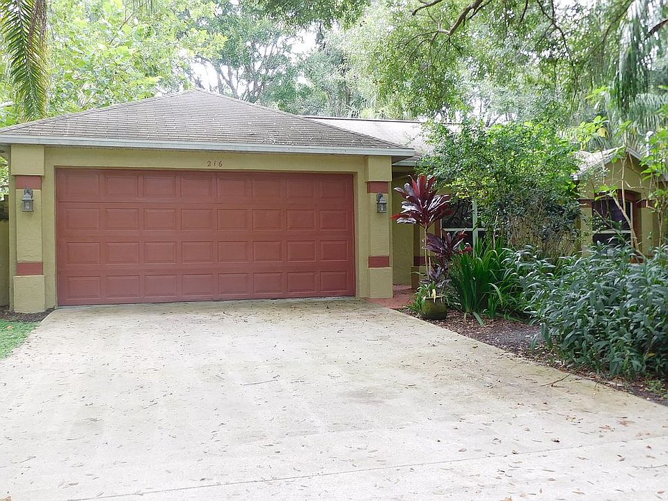 1st image of 216 Carpenter Ave