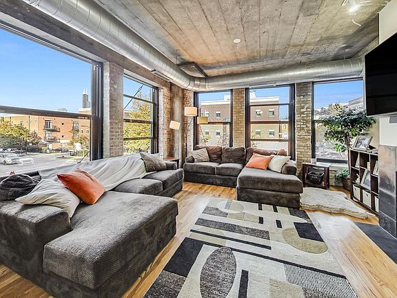 4th image of 1001 W 15th St Unit 230