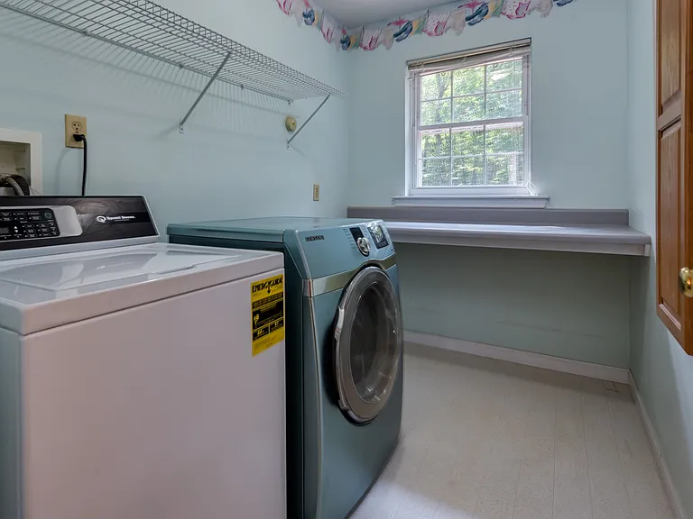 80 Hillbrook Dr — Photo 10