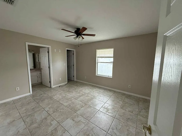 17 Hemlock Radial Ct — Photo 12