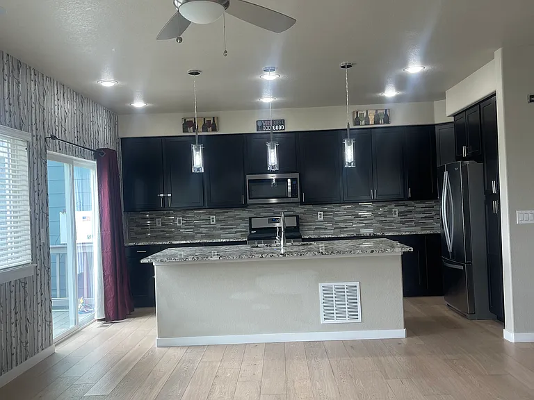 1637 Valley Oak Ct — Photo 9