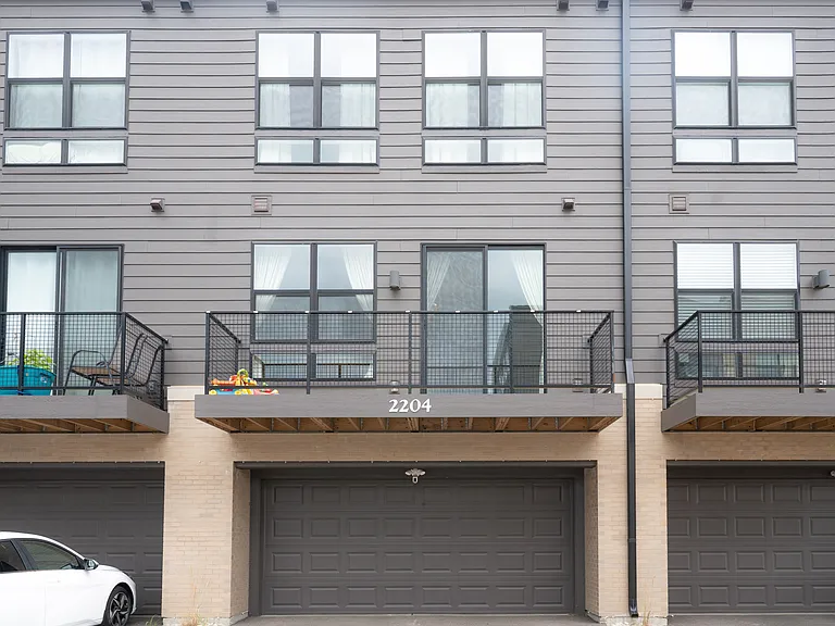2204 Venture Dr — Photo 15