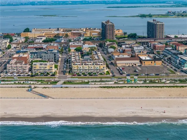 184 Beach 101st St #2B, Far Rockaway, NY 11694