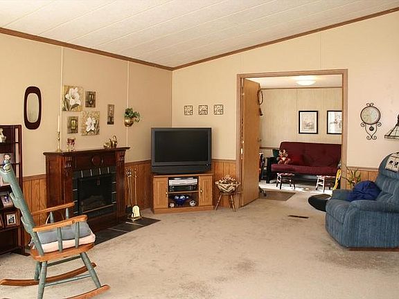 4th image of 8325 Willowcourt Dr