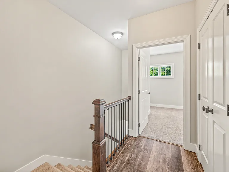 137 N Franklin Ave — Photo 11