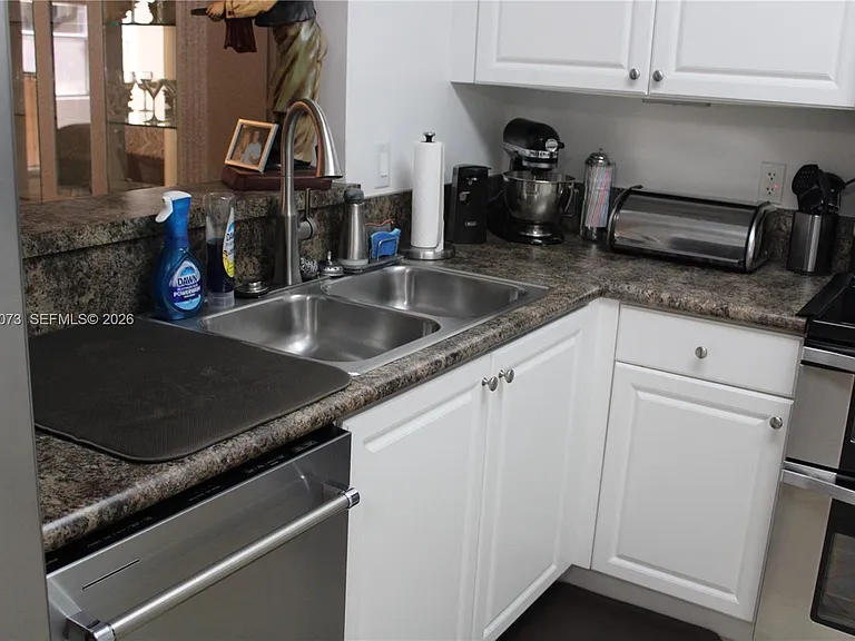 519 E Sheridan St #1082 — Photo 9