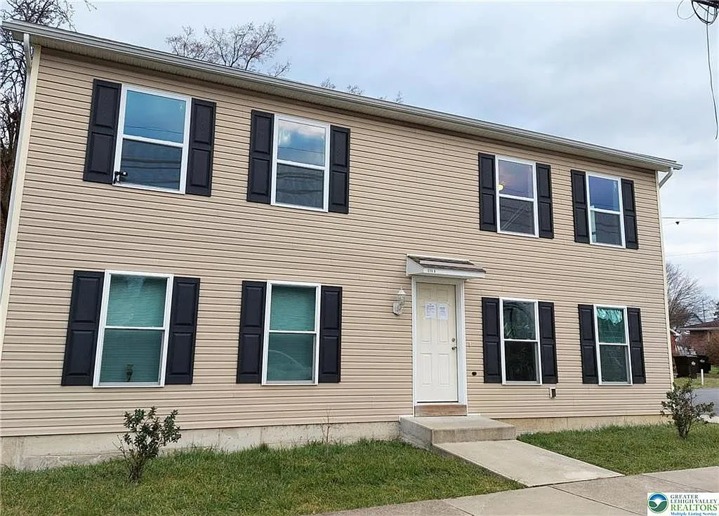2 bed, 1.0 bath, 1100 sqft, $1,800 — Photo 1