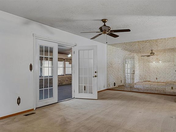 4th image of 904 S Donald Ave