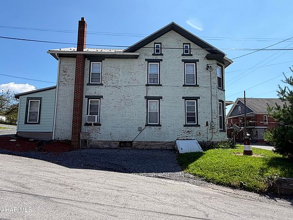 5th image of 319 E Main St