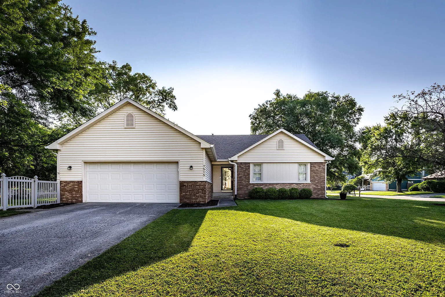 7515 Davis Ln photo 1