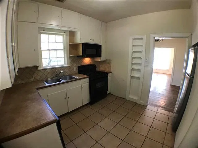 5 bed, 2.0 bath, 1500 sqft, $4,200 — Photo 3