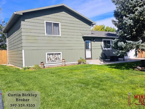 1718 E J St, Torrington, WY 82240