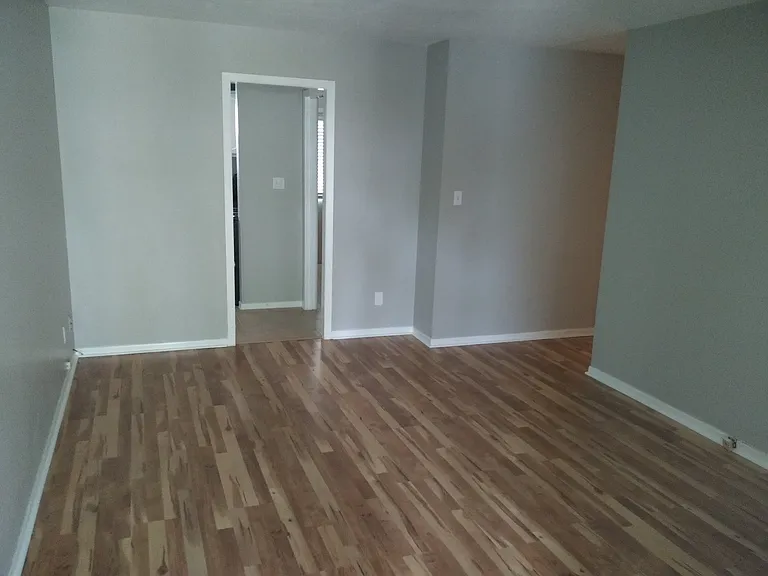 5249 Yucatan Dr — Photo 3