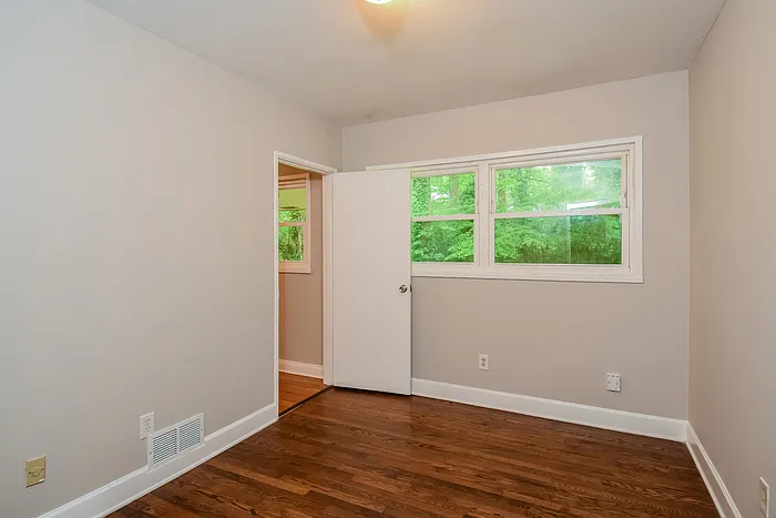 2712 Cherry Laurel Ln SW — Photo 12