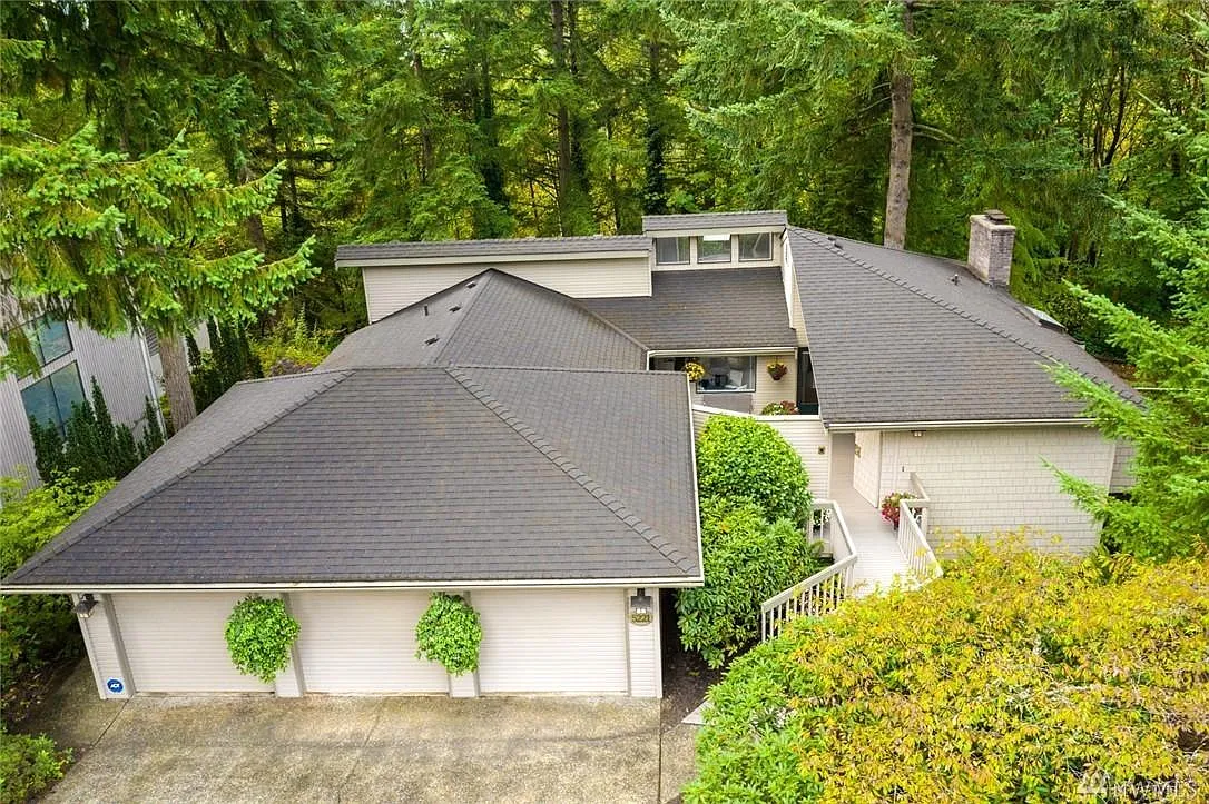 5 bed, 3548 sqft, $5,950 — Photo 1