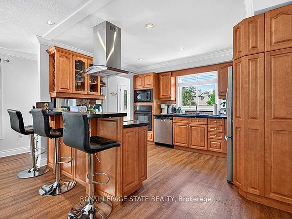 4th image of 102 Birchlawn Dr