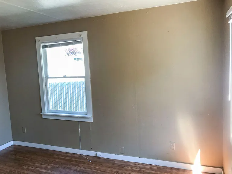 576 Main St — Photo 5