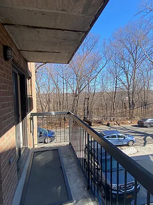 Rented by Bahar Management | media 18