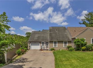2586 Grouse Rdg #B, Wexford, PA 15090