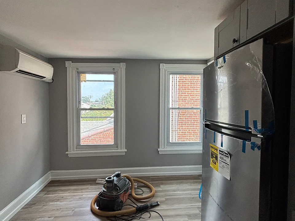 230 W Wayne Ave #2
