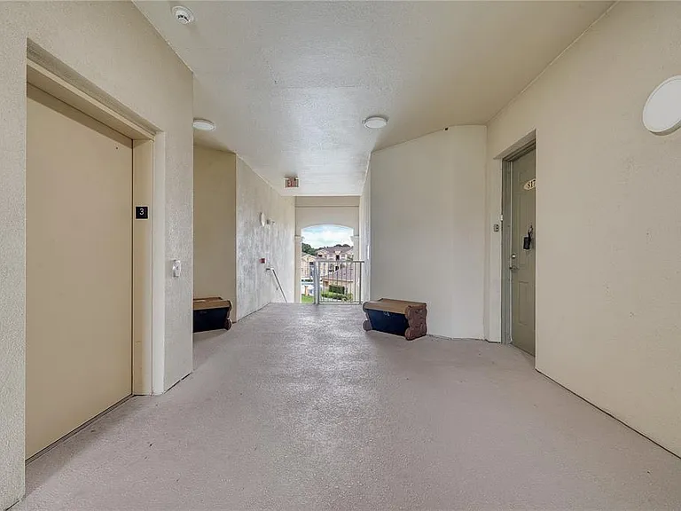 817 Terrace Ridge Cir #817 — Photo 29