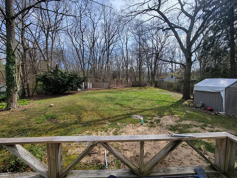 124 Erica Rd — Photo 4