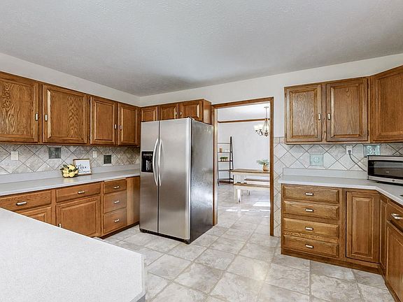 3rd image of 5325 Jewell Ln