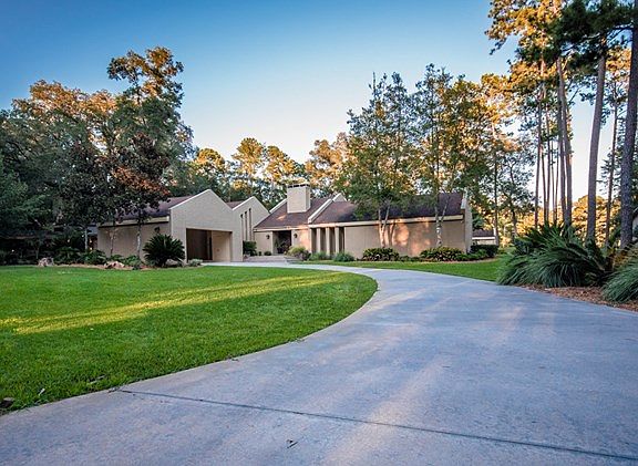 2nd image of 3325 Plantation Dr