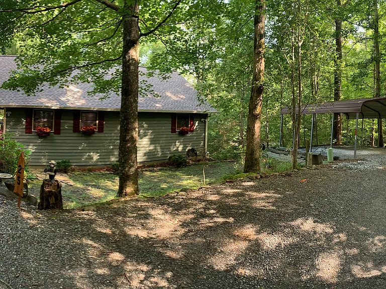 Crooked Ln — Photo 2