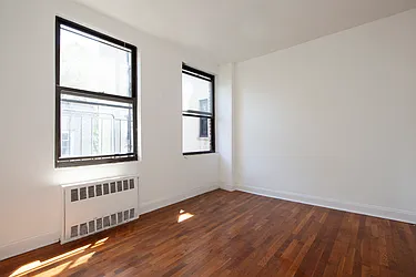 Rented by R New York