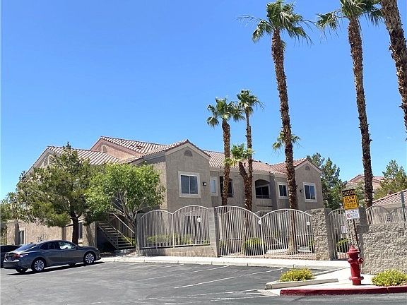 3rd image of 9470 Peace Way Unit 212