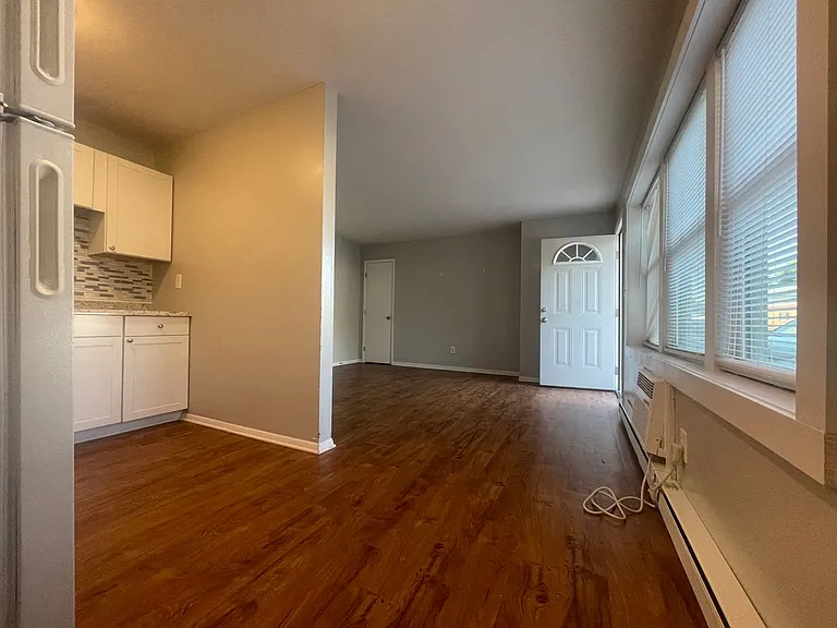 152 E Vienna St — Photo 5