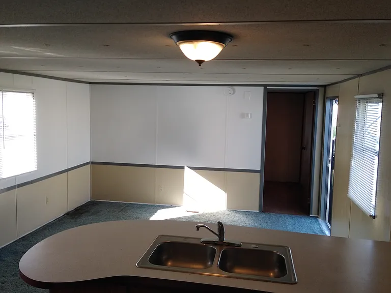 2133 Jevon Ln — Photo 6