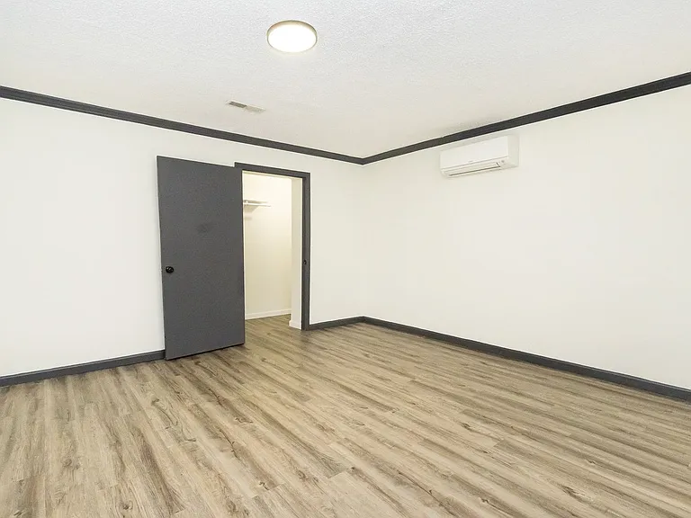 6923 Greenway Dr #C — Photo 11