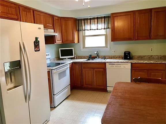 2nd image of 1154 Huston Dr