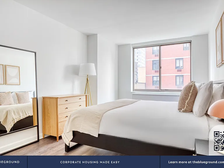 520 W 43rd St #7M — Photo 10