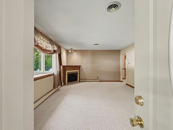 5th image of 2411 Sharlyn Dr