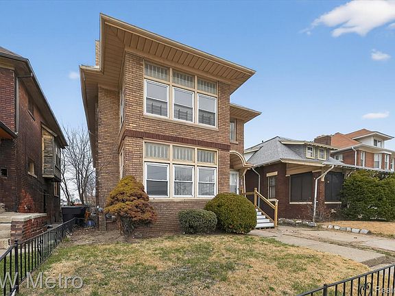 3rd image of 4016 Hogarth St
