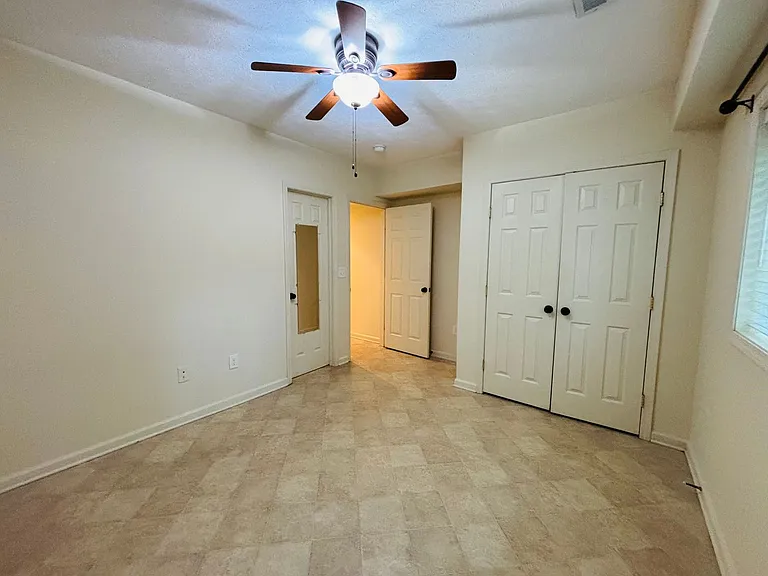 812 Glade Rd — Photo 16