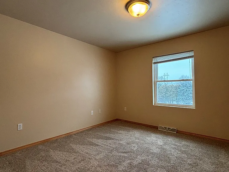 1734 Lenwood Ave — Photo 3
