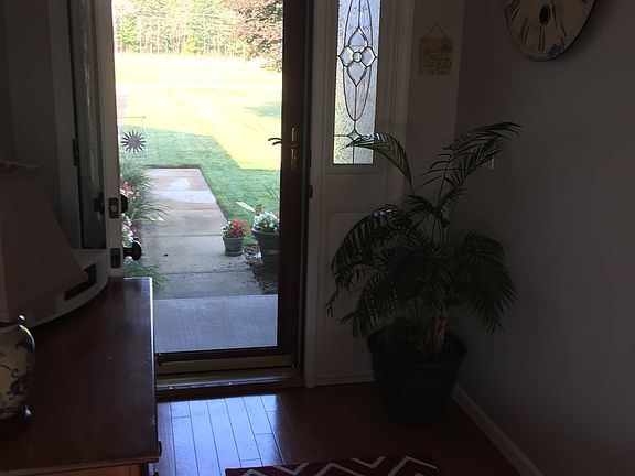 Front Entrance w/wood floors