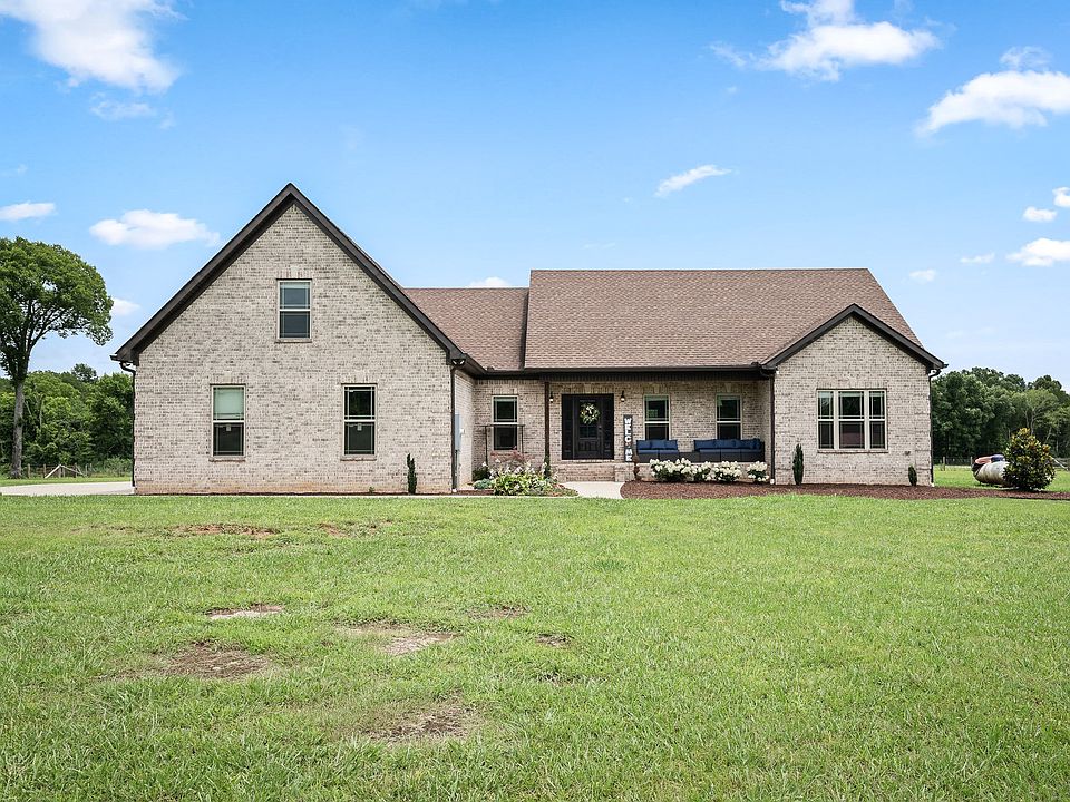 1st image of 209 Adams Ln