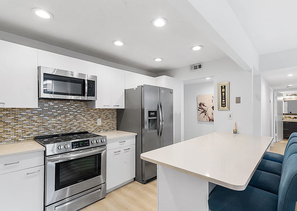 1st image of 3350 NE 192nd St APT 4Q