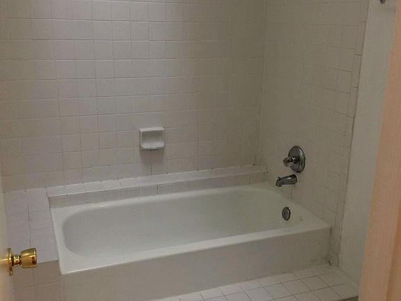 4th image of 1524 W 39th St
