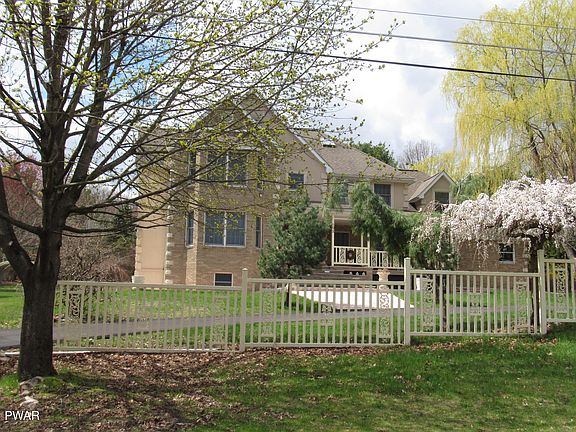 3rd image of 102 Basswood Dr