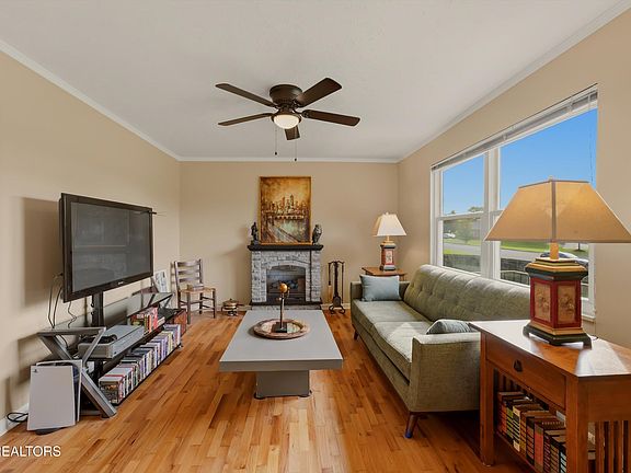 4th image of 4603 Valley View Rd
