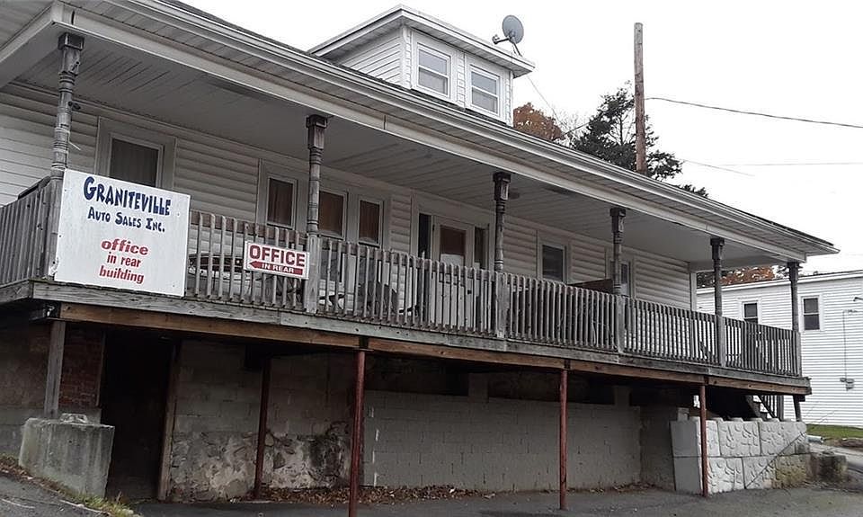 2nd image of 244 Putnam Pike