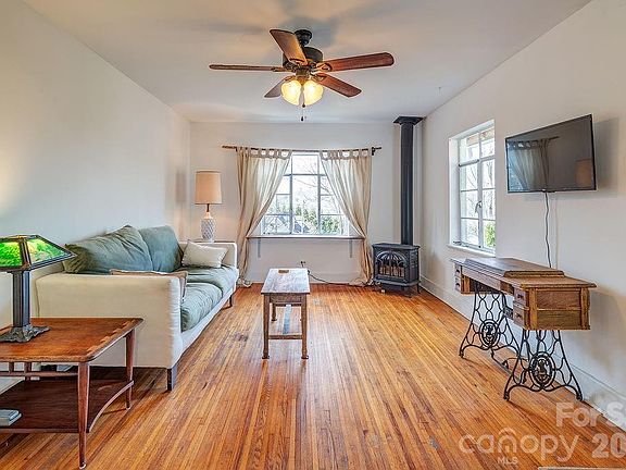 4th image of 224 Old Home Rd