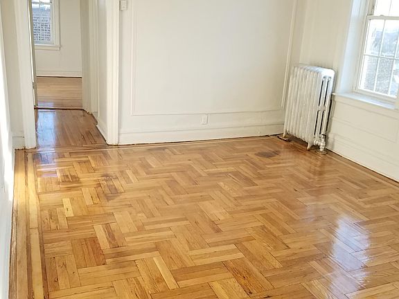 5th image of 3021 Wallace Ave